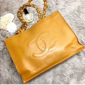 KEEPING💕 Vintage Chanel Timeless Celebrity Tote /LG Chain
